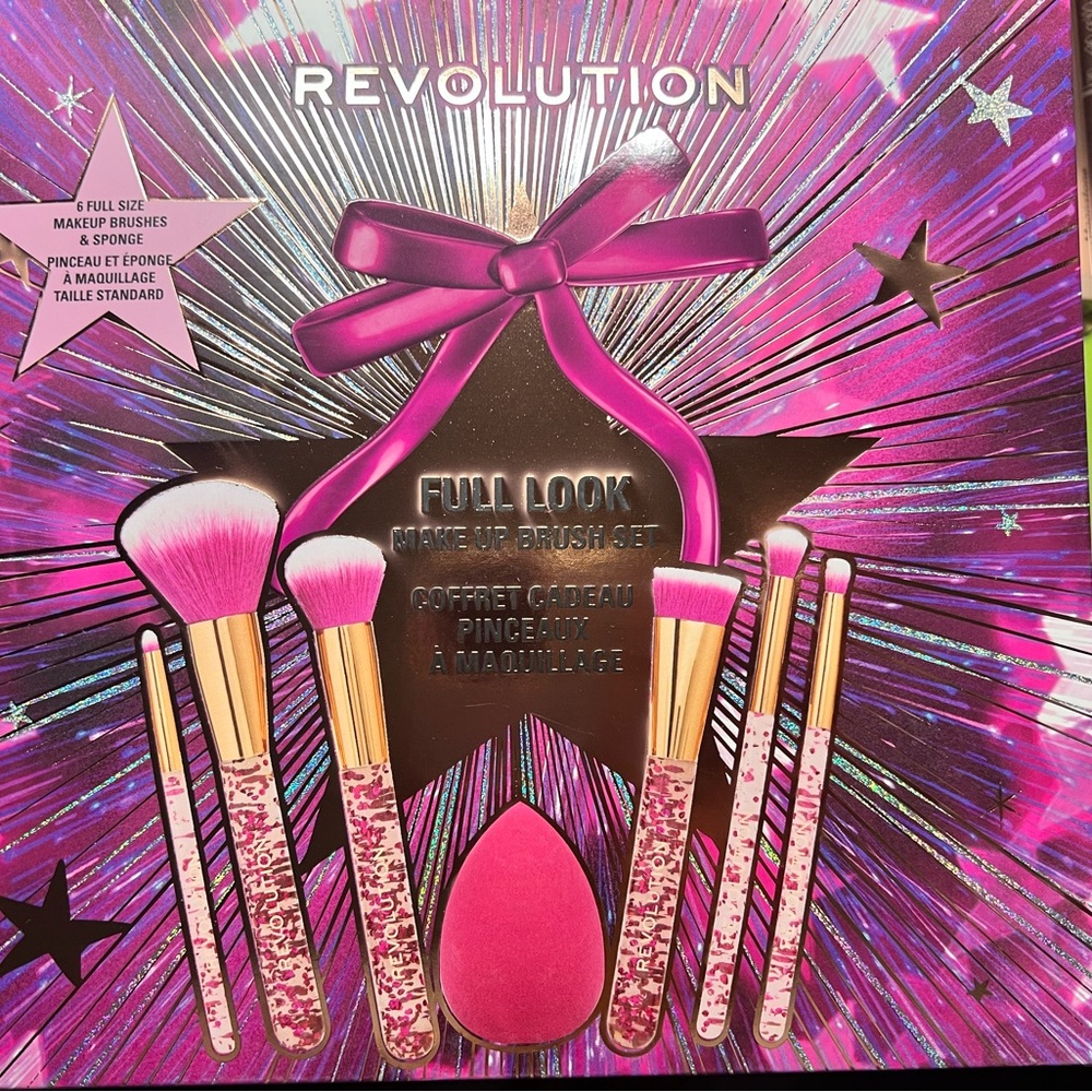 Revolution Sparkle Pink Makeup Brush Set - Picture 2 of 6